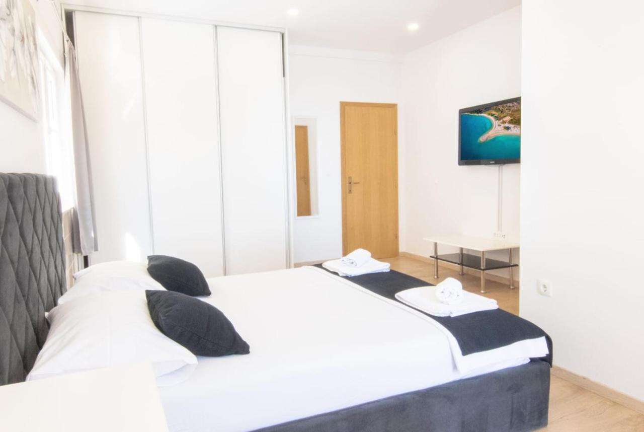 Apartment Cvita Free Beach Parking Makarska Kültér fotó