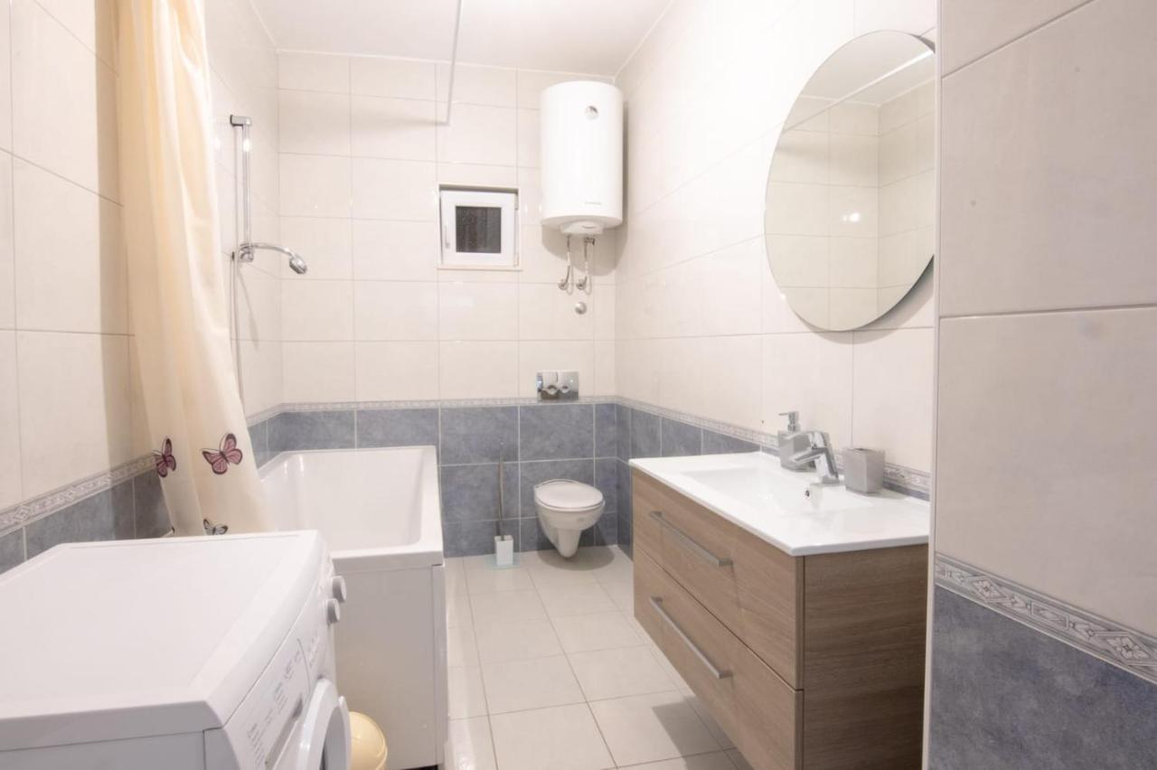 Apartment Cvita Free Beach Parking Makarska Kültér fotó