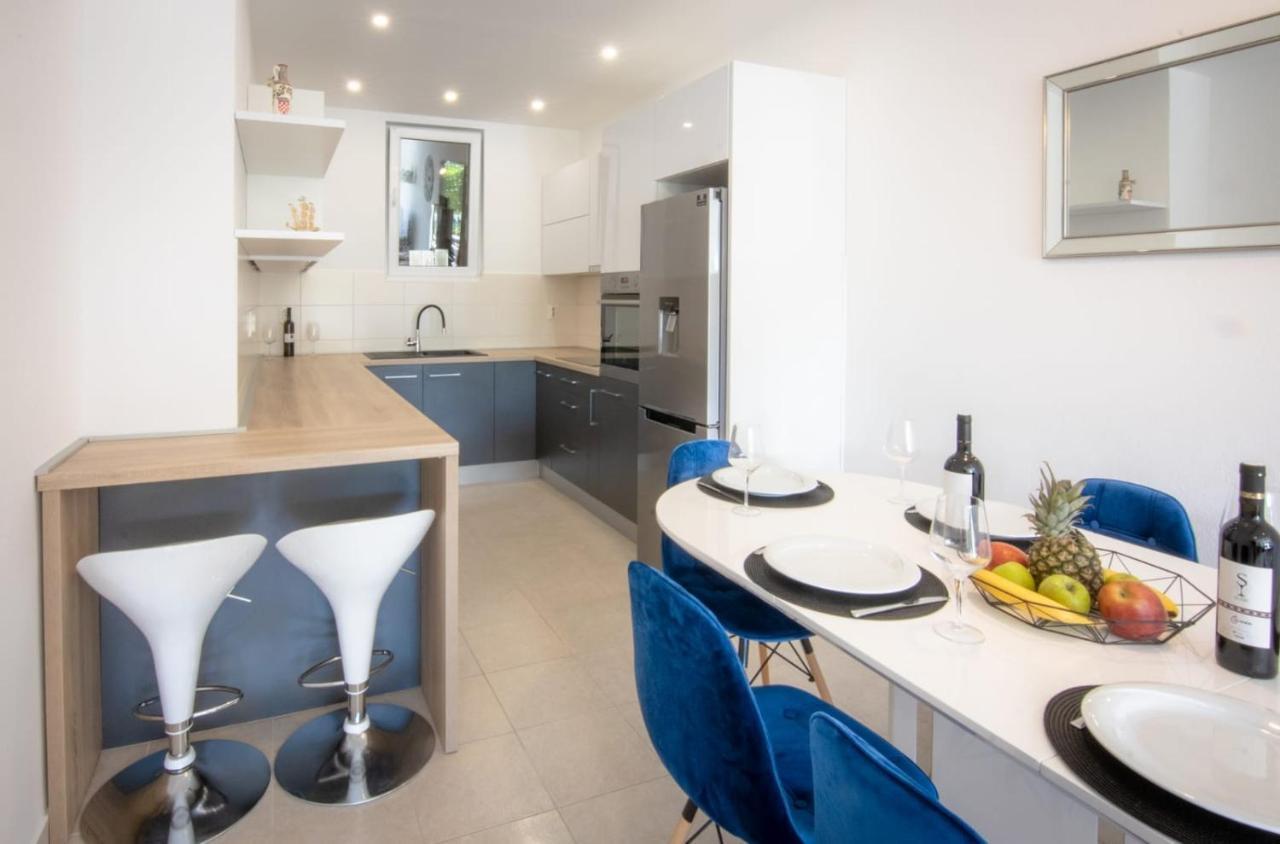Apartment Cvita Free Beach Parking Makarska Kültér fotó