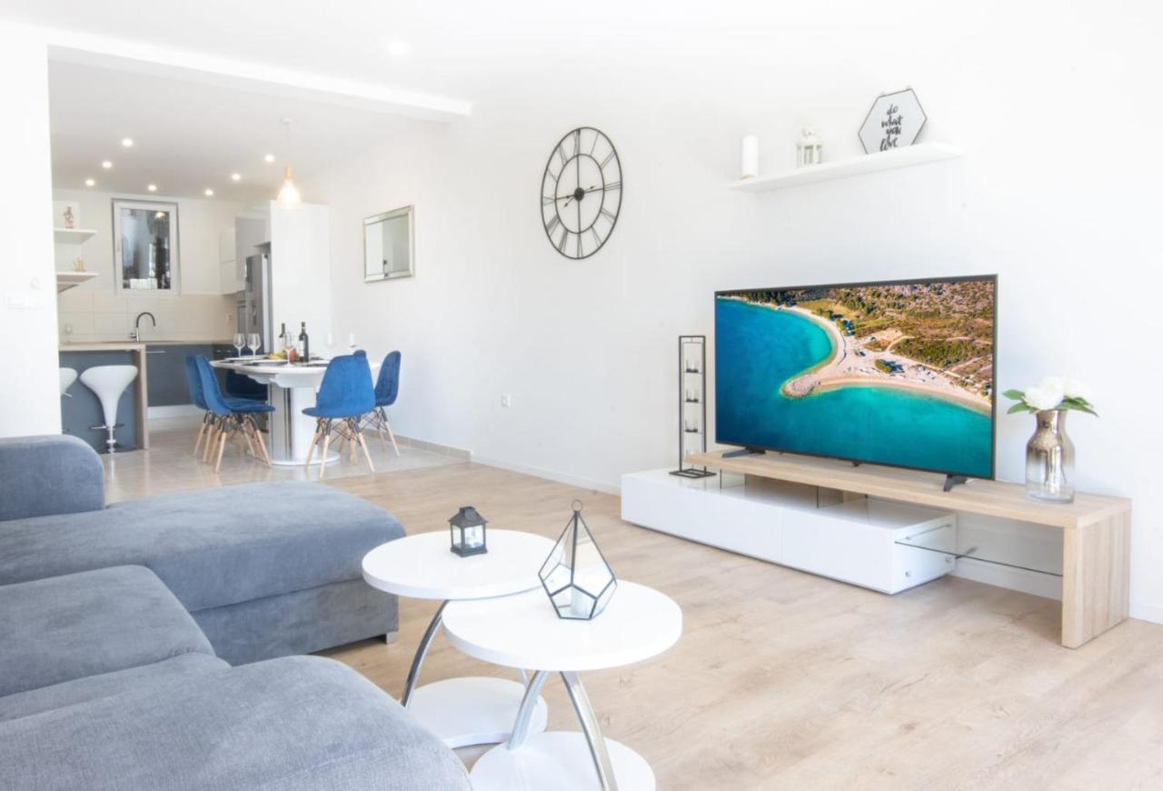 Apartment Cvita Free Beach Parking Makarska Kültér fotó
